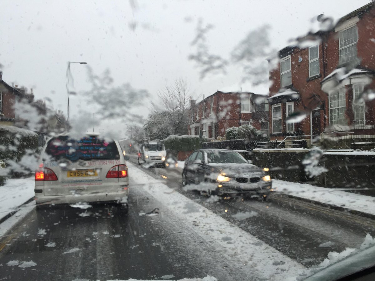 MiServicesManc's tweet photo. Snow and clear blue sky across Cheshire today! Our Inventory Clerks complete the job whatever the weather! https://t.co/89oJLhVkG7