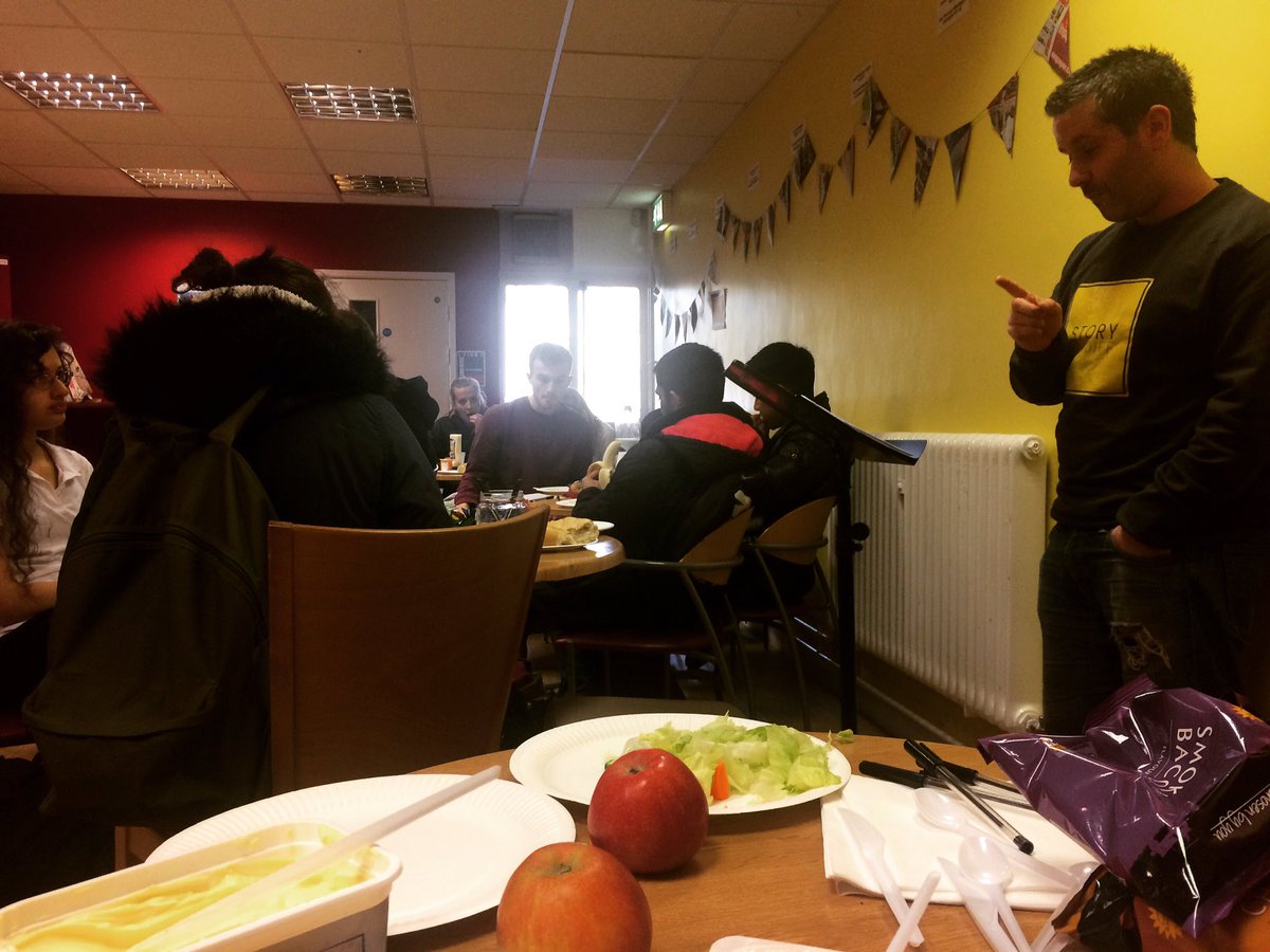 DifHealthcareCU's tweet photo. Our final lunch bar is underway in the IV lounge right now looking at "Why does Jesus' death matter to me?" #StoryCardiff https://t.co/ZvEh3qs00l