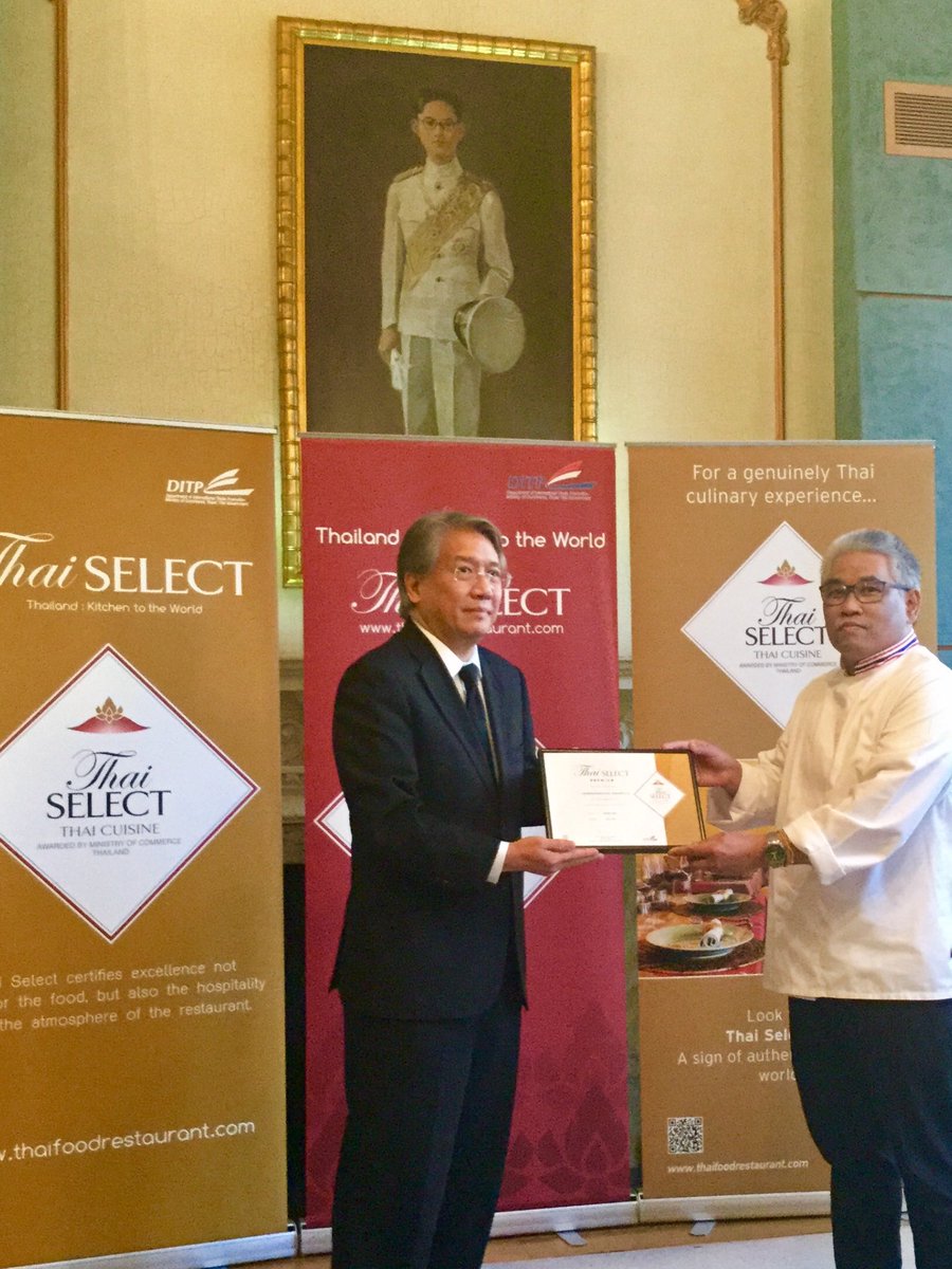 LeeSaipin's tweet photo. Thai Select Award #ThaiFood #ThaiChef #ThaiLeisureGroup #Chaophraya #Thaikhun #ThaiEmbassy @jianleigh https://t.co/Igypm6OFnG
