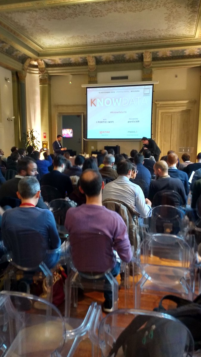 stdavide's tweet photo. @marcoziero e @nicbonora aprono le danze! :) #knowdata https://t.co/9Md7RoARsA
