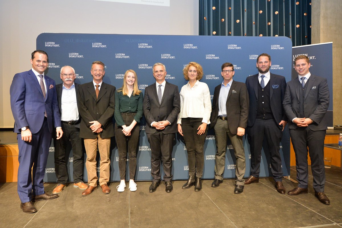 LU_diskutiert's tweet photo. Die Bilder sind online. Danke an alle Gäste!

https://t.co/nCXnxRtsYk https://t.co/ikTH5KE3Ra