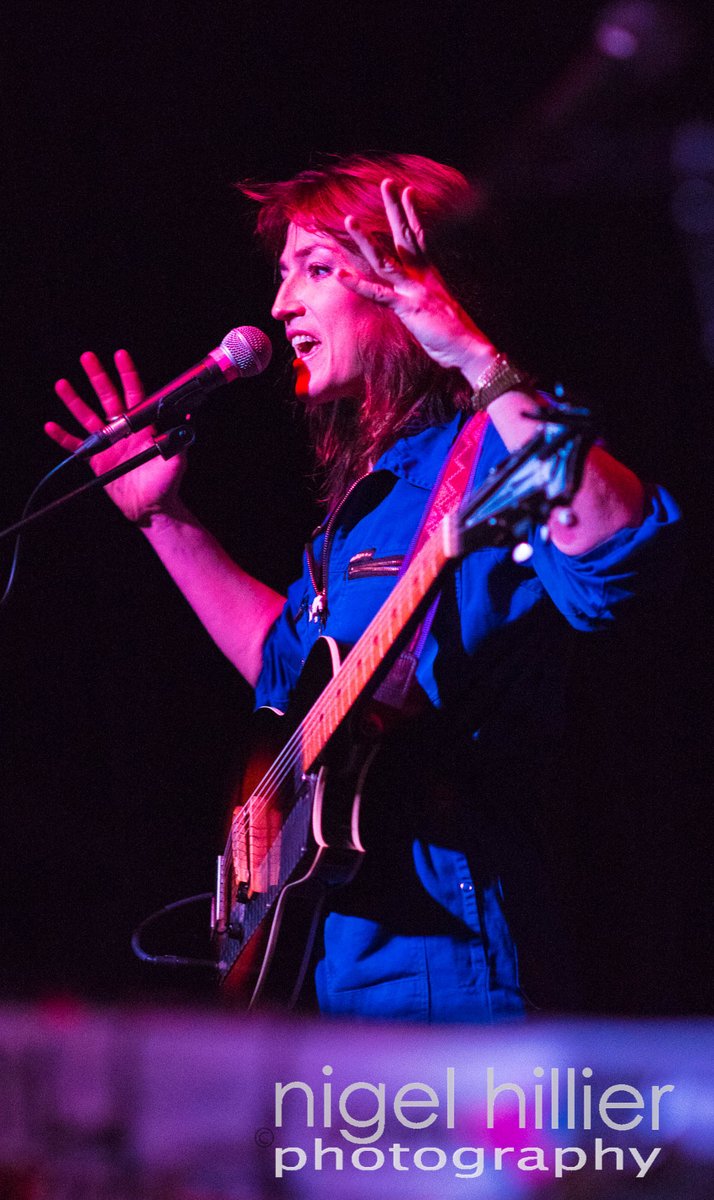Nigel_Hillier's tweet image. more pics from last nights @JOANPOLICEWOMAN &amp;amp; #benjaminlazardacies gig @thetradesclub   @TomRoseMusic #concertphotography #musicindustry