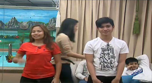 UGSyong's tweet photo. Sayaw sayaw Yongskie and Ate Baninay. #PBB3rdLuckySun #PBB #YongUpdates
BB YONG to 2366 https://t.co/y3XhoEPnDu
