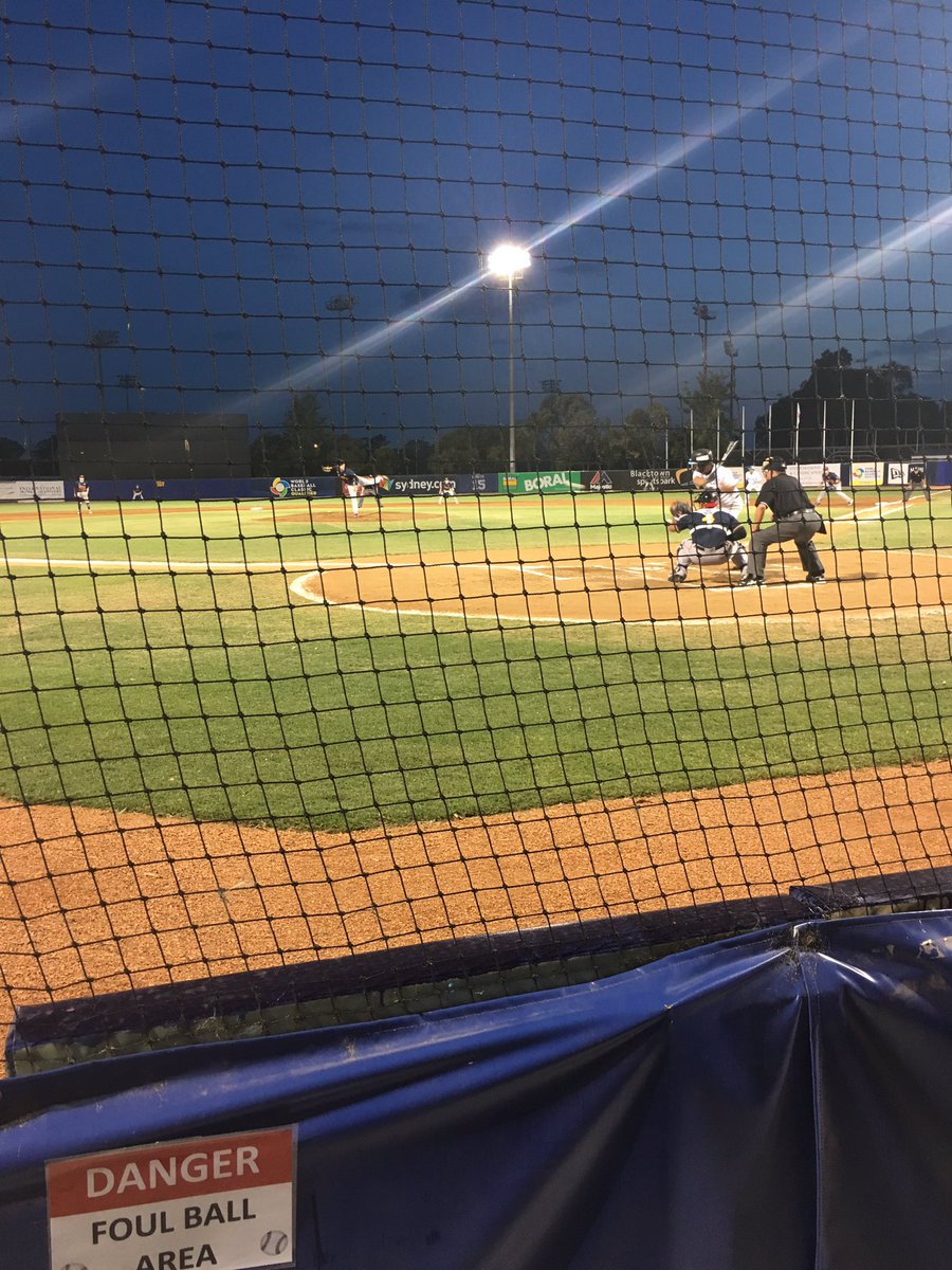 MeganPTweets's tweet photo. Who Rocks? #bluesox! Enjoying the season opener @SydneyBlueSox @bobturner53 https://t.co/KJ8reYW6Ki