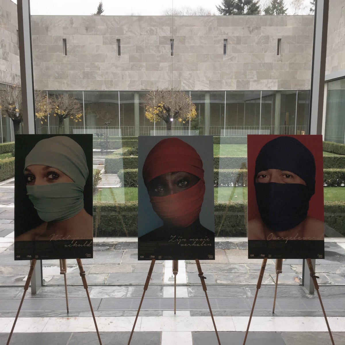 TilburgU_Pedel's tweet photo. Bijzondere expositie bij oratie prof Conny Rijken, vanmiddag in Aula #TilburgU #OpenJeOgen #mensenhandel #CoMensha @Intervict https://t.co/woIZ3ekOj5