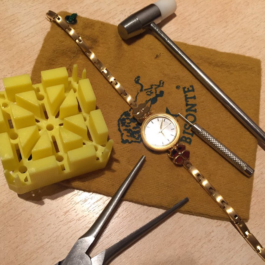 ダイソー 100均 の工具での腕時計ベルトの調整のやり方を解説 Richwatch