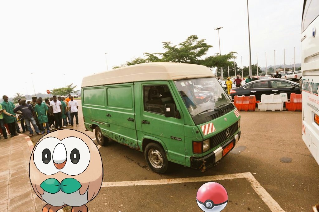 kongossa237's tweet photo. #AFWCON la honte. Bus officiel @Maanuella_Mi @UnTaximan @NK_carter en tout cas on va seulement voir pour les hommes https://t.co/TGjiXHCROR