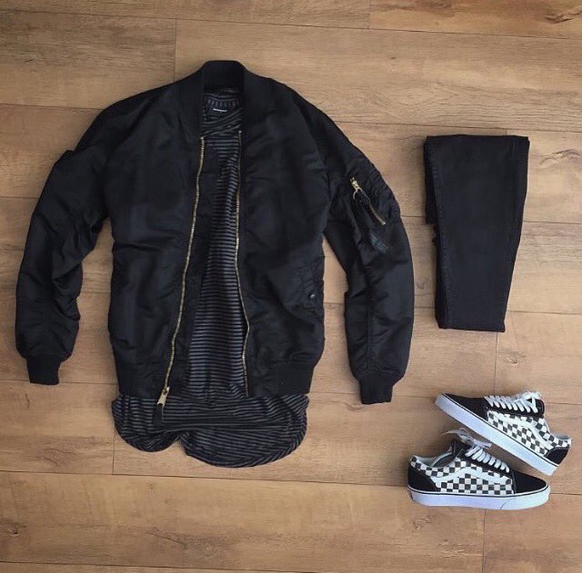 FuegoFits's tweet image. For outfit ideas,inspiration and just dope street wear and fashion pictures you need to follow @StreetwearDaiIy 💯 🔑