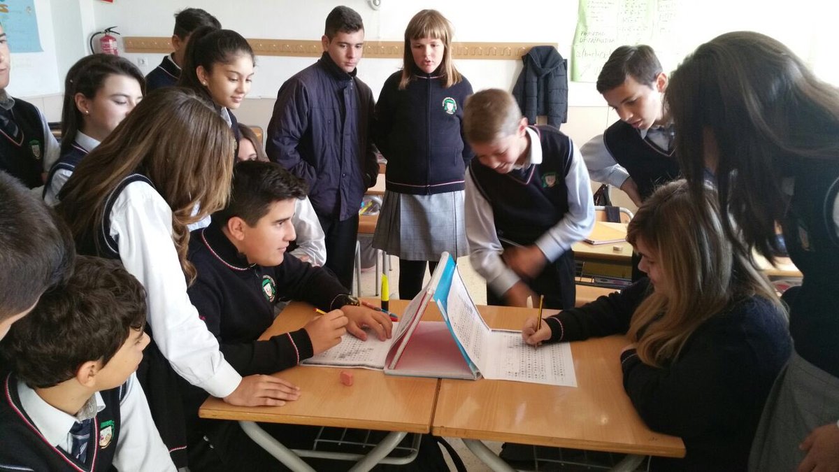 OratorioFestivo's tweet photo. Batalla naval sobre tablero de elementos de la tabla periódica. #ProyectoSofia #Sabiduria #pensamientoneurolingüístico https://t.co/LzQGlaaqhq