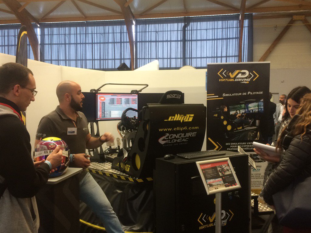 AlentoorApp's tweet image. Au Salon #BreizhInnov'action on retrouve aussi nos amis de @VirtualDrivingE, membre @AlentoorApp !