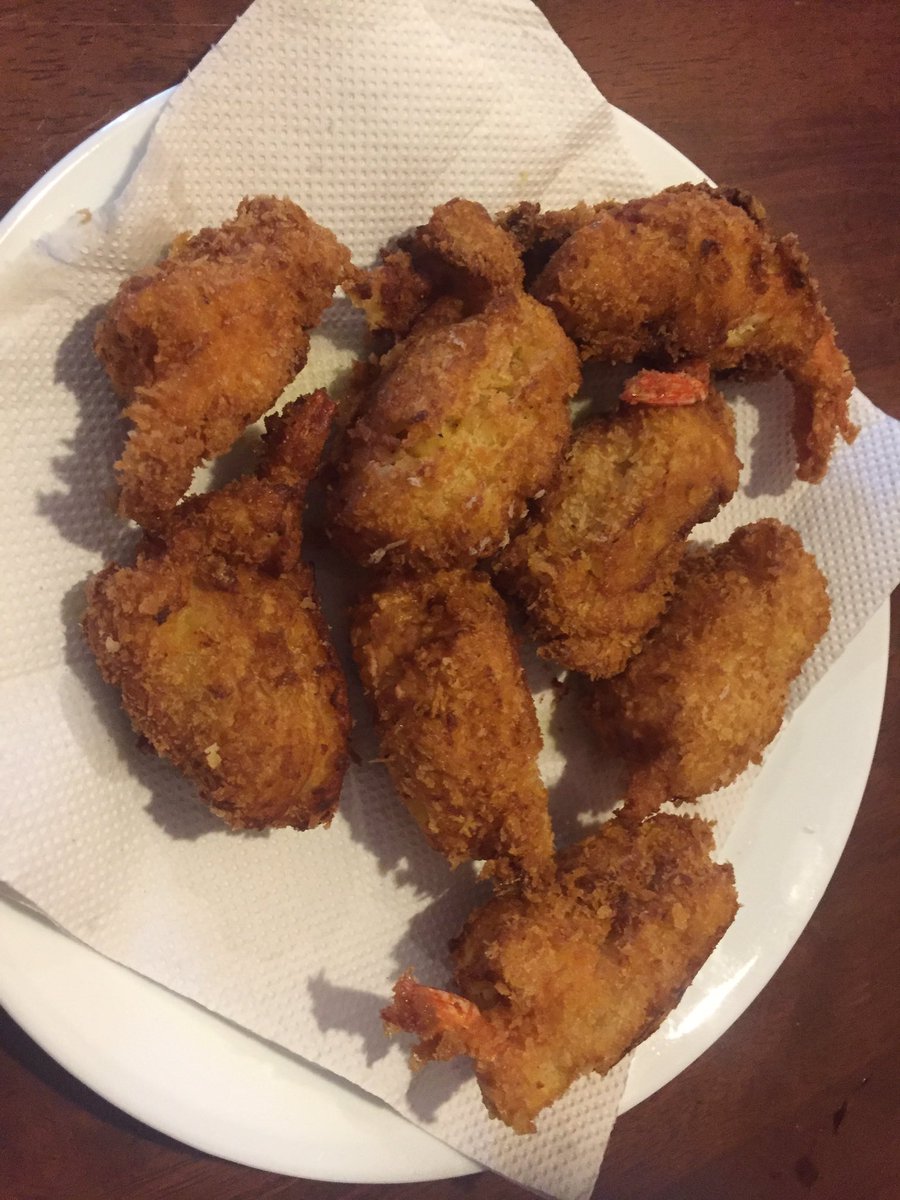 Catalyea_AY's tweet image. First menu done ✔️
•Deep fried shrimp potato 🍤🍤🍤 

Refference : @tasty #foodtutorial #tasty #foodporn