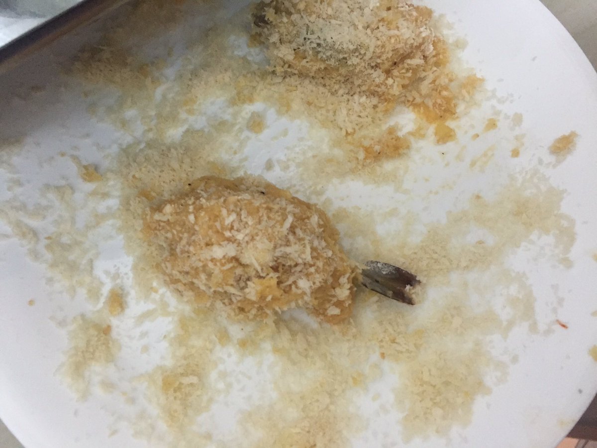 Catalyea_AY's tweet image. First menu done ✔️
•Deep fried shrimp potato 🍤🍤🍤 

Refference : @tasty #foodtutorial #tasty #foodporn