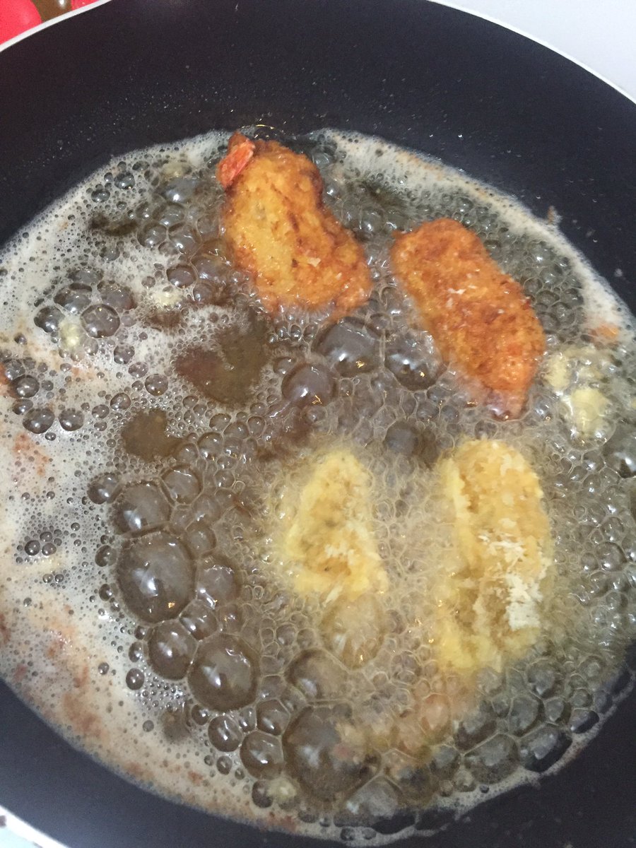 Catalyea_AY's tweet image. First menu done ✔️
•Deep fried shrimp potato 🍤🍤🍤 

Refference : @tasty #foodtutorial #tasty #foodporn
