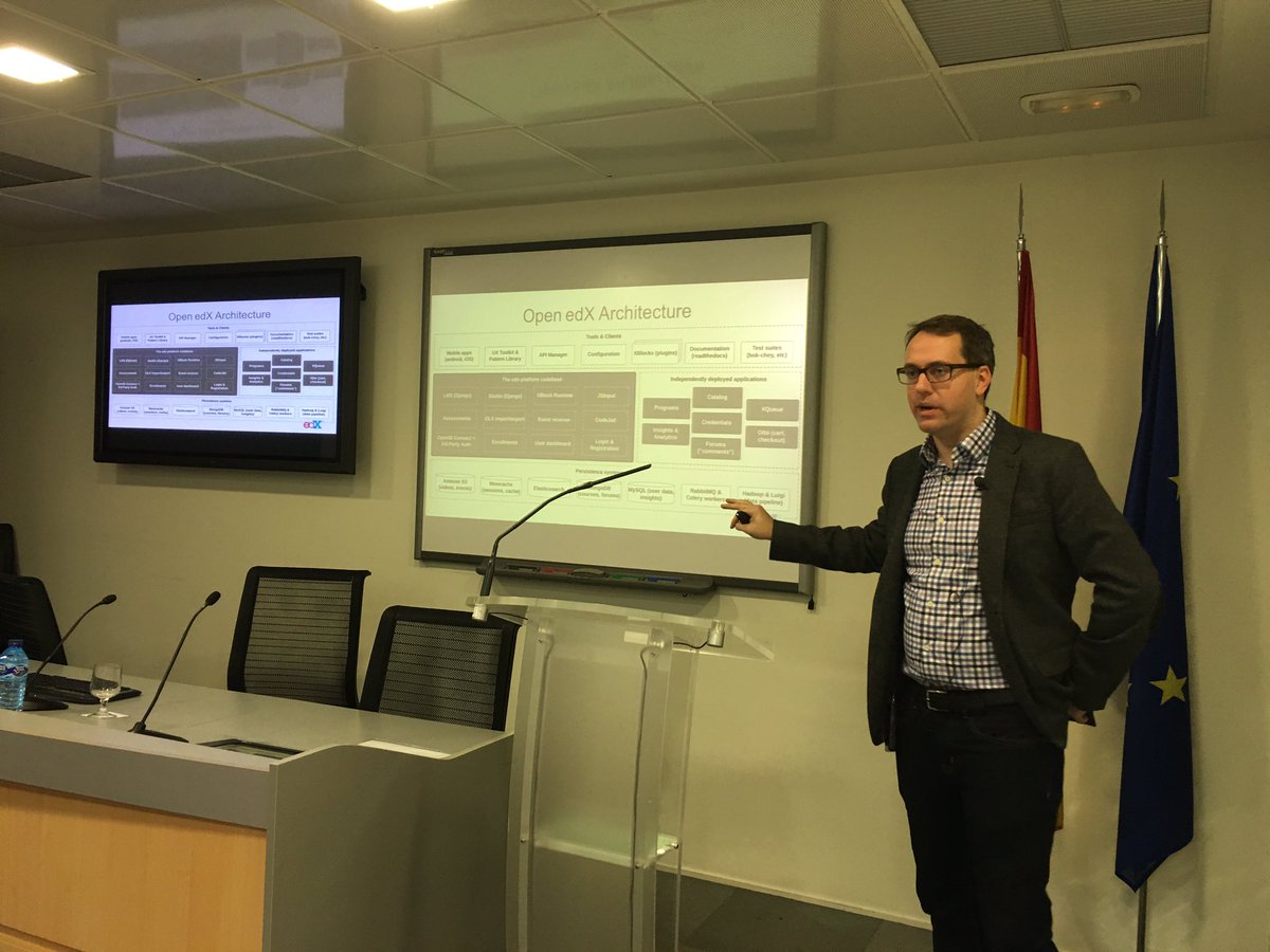 redpuntoes's tweet photo. Este curso enriquece la experiencia de estudiantes y comparte respuestas como nueva forma de aprendizaje, @jbarciauskas en #JornadaFDTA https://t.co/2yWftGV8oo