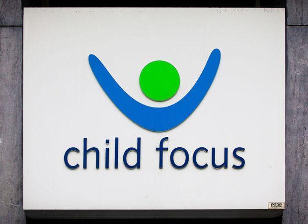 LeVif's tweet photo. Quelle est la valeur marchande de votre enfant? La nouvelle campagne choc de @ChildFocusFR #18nov16 https://t.co/CM1iqiHKhf https://t.co/ChbixfBczw