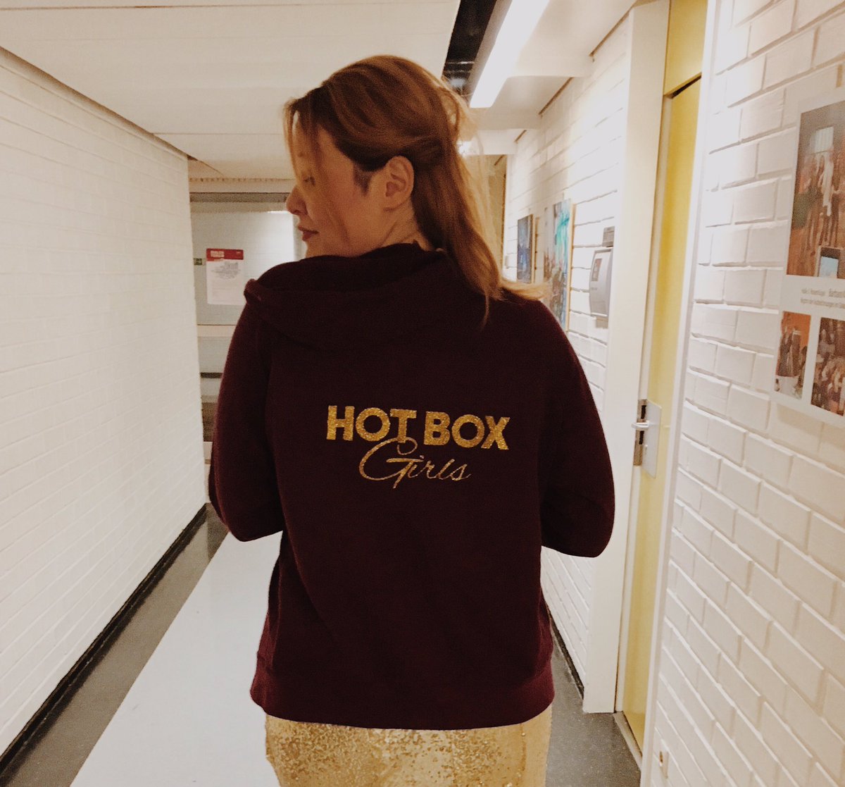 SopranoWieben's tweet image. Tonight the @HotBoxGirlsWien take on 11 other incredible vocal ensembles in the #Halbfinale! 20:15, @ORF! #dgcc #dgcc16 #letsdothis