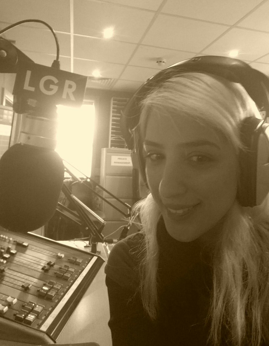 KatNeocleous's tweet photo. @LGR1033 #LigoPrinToMesimeri #IfYouLoveGreekMusic #TuneIn & #TURNITUP! https://t.co/8Ga86inbWS