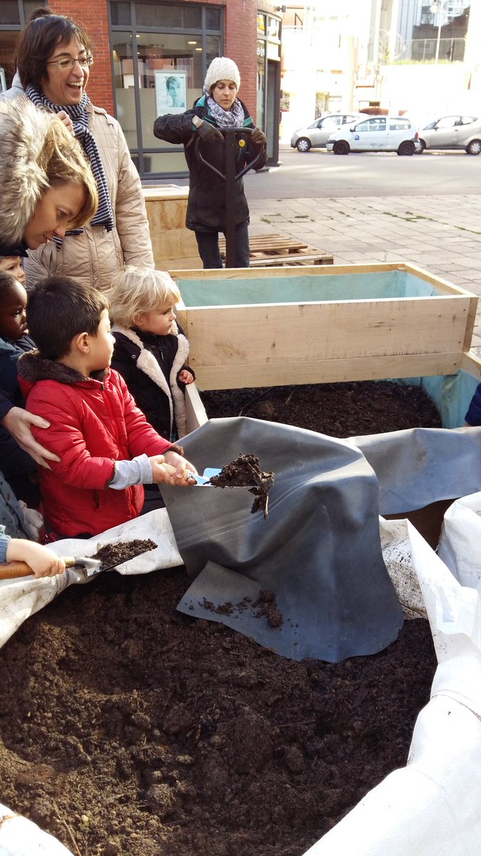 En chantier. 13 rue de l'ouest. Ds le cadre de végétalisons le 14ème