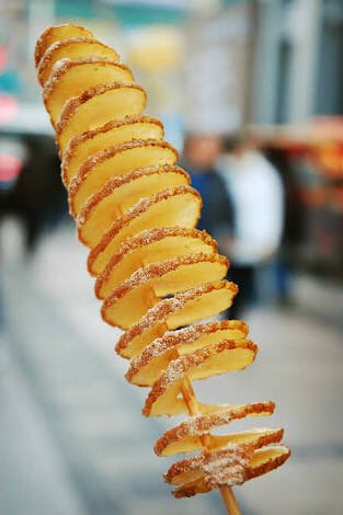 macmelb's tweet image. Nothing better on s Friday night than salty deep fried potato on a stick