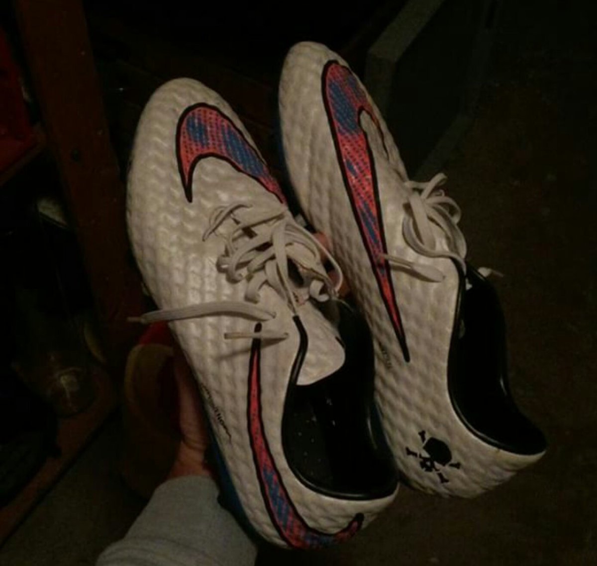 WINACTIE DAG 7 - RETWEET deze tweet, VOLG ons en maak kans op de voetbalschoenen (maat 43) van De Graafschap-speler Dean Koolhof!