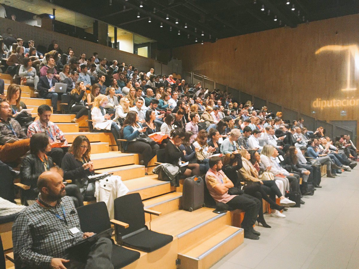 eCongressMalaga's tweet image. Si te apasiona el #ecommerce #socialmedia #MarketingDigital te esperamos en V econgressmalaga.es
Aquí tienes el cartel de profesionales