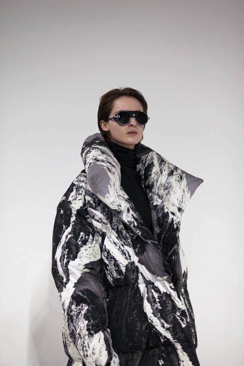 Hey guys winter is coming! Who wants to warm up? But do not forget this is not marble, these are mountains!!! ☺

#winter #mountains #odivi