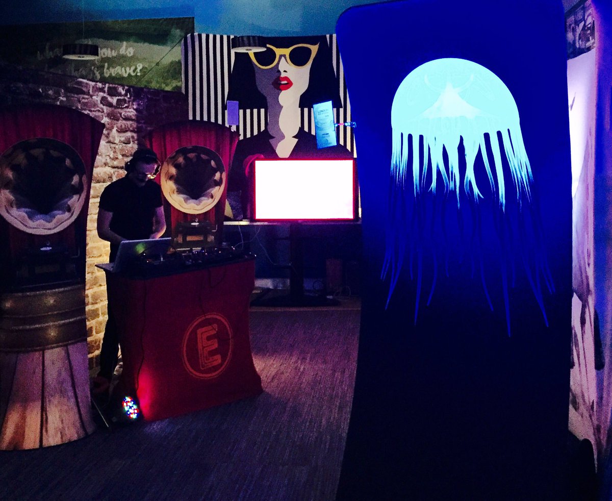 WeAreCDi's tweet photo. #Expoganza Manchester was a great display of an insight into creative, design, print and print-on-fabric. https://t.co/sxPoqvTlBb