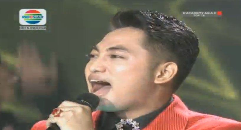 Mari bergoyang Ini Dangdut bersama <a href="/DA2_Irwan/">Irwan Krisdiyanto</a> di panggung Konser TOP 18 #DAcademyAsia2 Grup A.