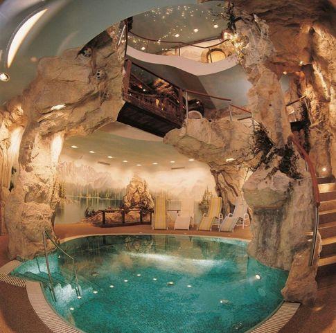 ScreenSolution_'s tweet image. Cave home - with indoor pool - like a dream