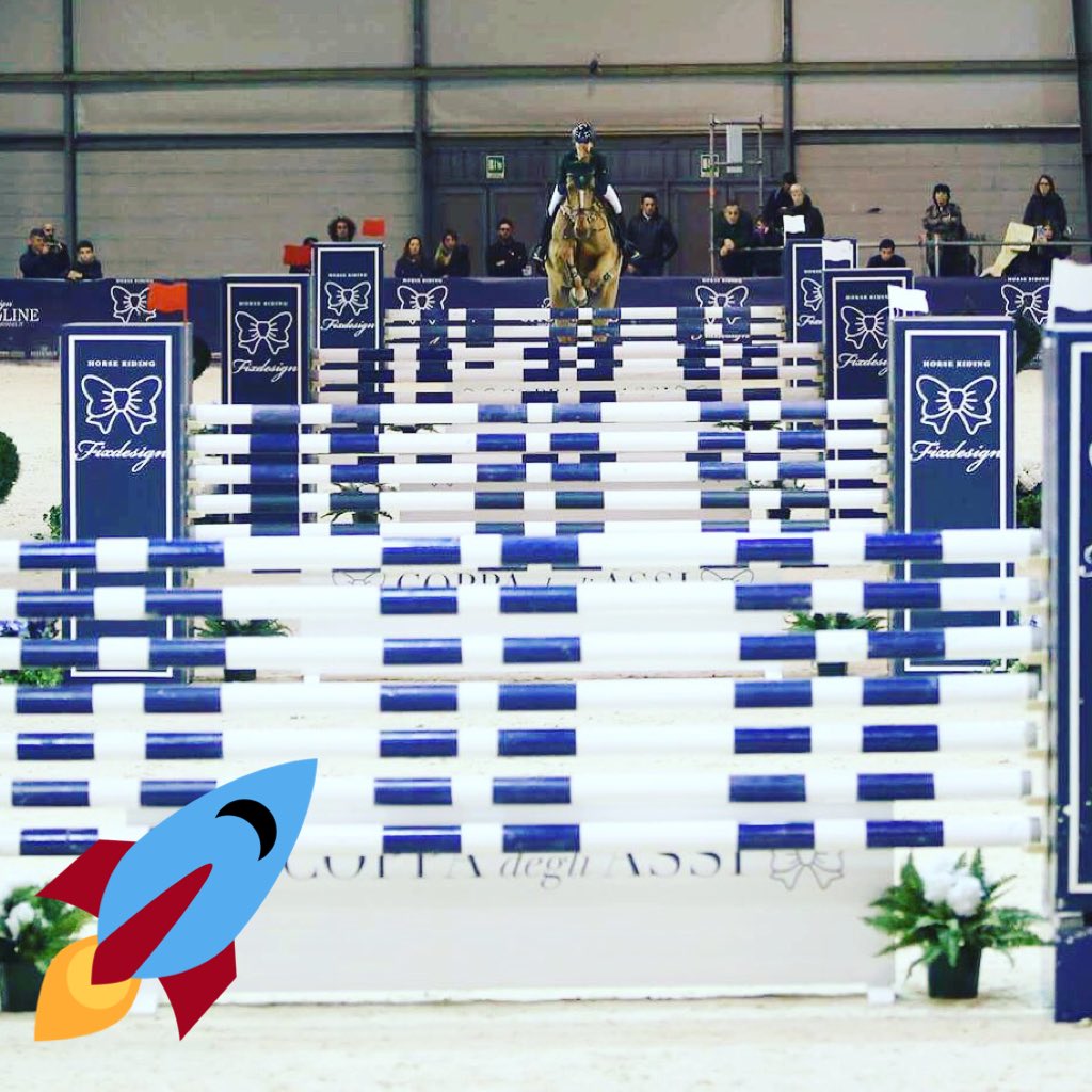 ElesabettaLevi's tweet photo. «For two seconds, the world is gone and you are #flying» 🔥🚀✨@FixdesignHorses https://t.co/sDgauAU72k