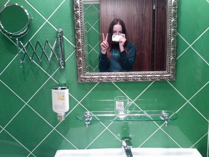Cool mirror in the bath-room) @ivanawowgirls https://t.co/O6FUj0yT5Q<a class="tags" href="/tag/ivanawowgirls">@ivanawowgirls</a>