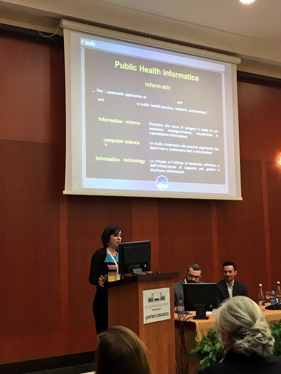 drsilenzi's tweet image. @AnelloPaola ci spiega a #SItI2016 cosa è (e cosa non è) la #PublicHealthInformatics