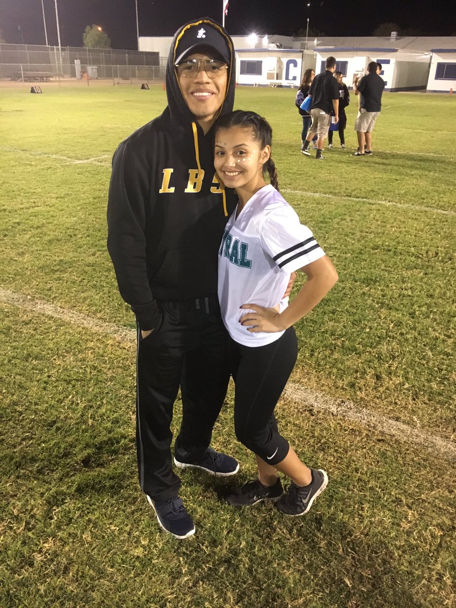joselyn_quevedo's tweet photo. ππβπ½ #PowderPuff2k16 https://t.co/ITyR8KIfYV