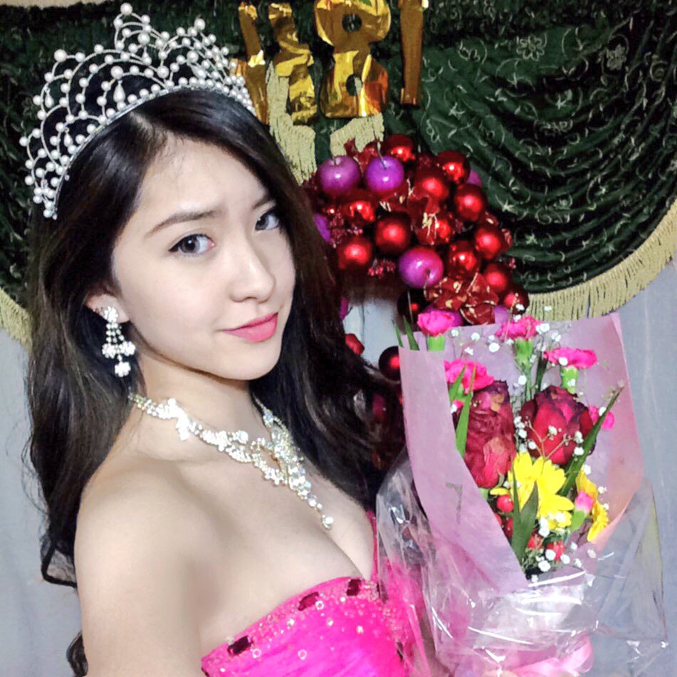 ট ইট র Ayumi 誕生日を迎えました 18歳になったらフィリピンでは 風習があり成人式並みな事をするのでこんな格好をしております お恥ずかしいですが キャバ嬢ではありません お祝いの言葉くれた皆さんも ありがとうございました ট ইট র Ayumi 誕生日を迎えました 18歳になったらフィリピンでは 風習があり成人式並みな事をするのでこんな格好をしております お恥ずかしいですが キャバ嬢ではありません お祝いの言葉くれた皆さんも ありがとうございました