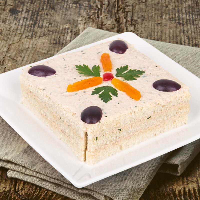 CaroneOnline's tweet photo. Surgiu aquele lanche da tarde inesperado? Passa aqui na nossa padaria gourmet e aproveite este sanduíche canapé de atum fresquinho que est https://t.co/9yttyegGIo