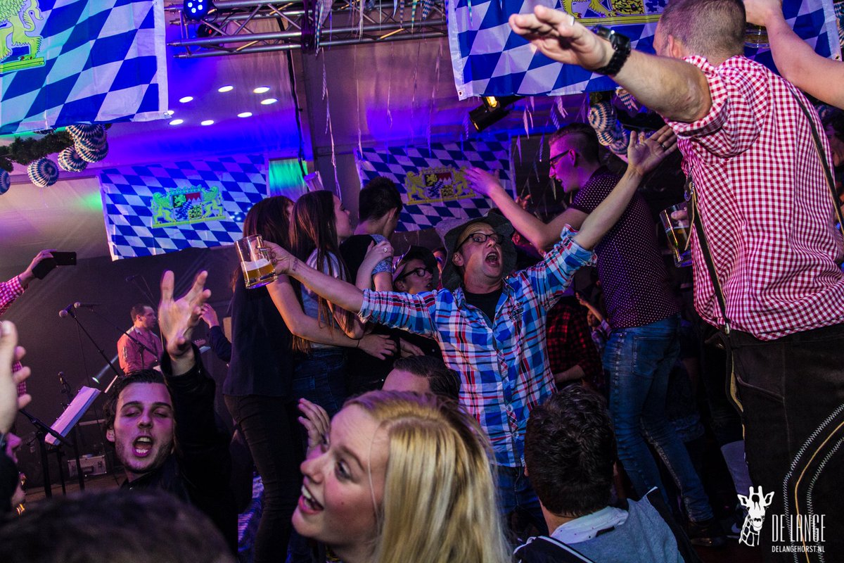 Heute abend, de eerste avond van het Oktoberfest! De deuren van de tent openen om 20.00uur. Let op: er is nog dagkassa mogelijk!