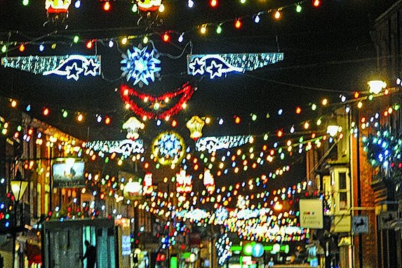Where in <a href="/LoveMKVC/">Love:MK</a> are the Xmas lights &amp; when do the others turn on facebook.com/OneMKNews/?ref… <a href="/centremk/">centre:mk</a> #stonystratford #wolverton #bletchley