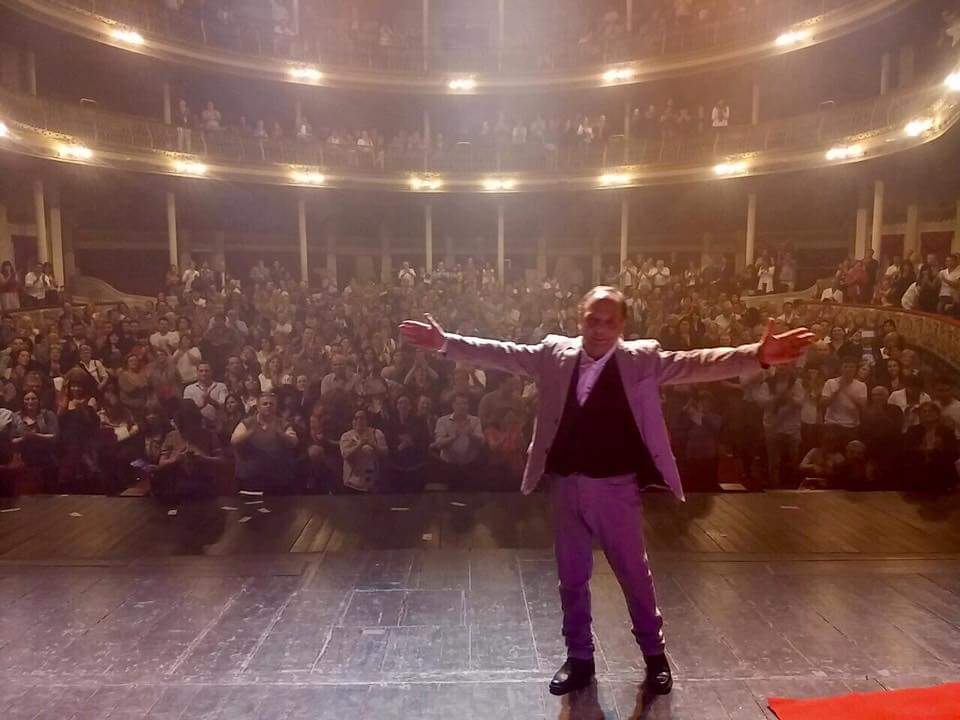Gracias al público que lleno el teatro Coliseo Podestá en La Plata !!!  Mña los espero en Casino Magic, Neuquén !!!!!! #JaqueALaReina