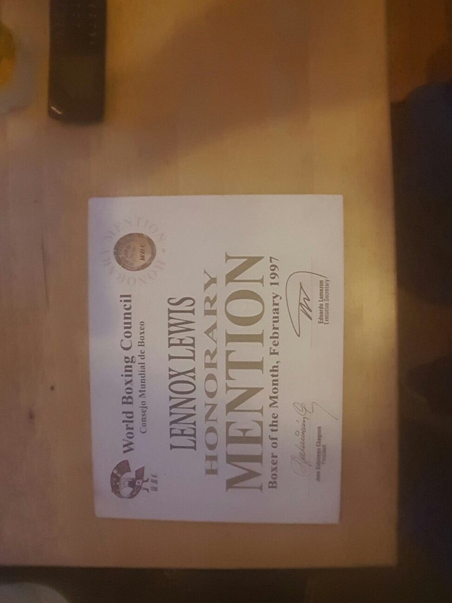 HighRollerHarv's tweet photo. @LennoxLewis friend of mine bought a box at auction and this was in it https://t.co/EtzV9zVYRq