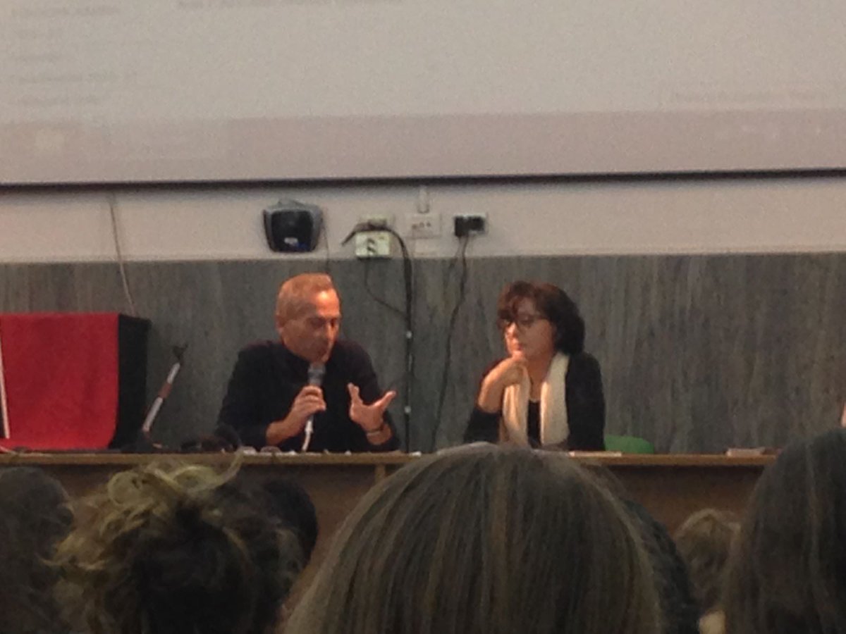 AmoBloglab's tweet image. Ada Murolo a scuola : una lezione affascinante e diversa! #cultura #lettura #romanzo #parole #LettoriSelvaggi