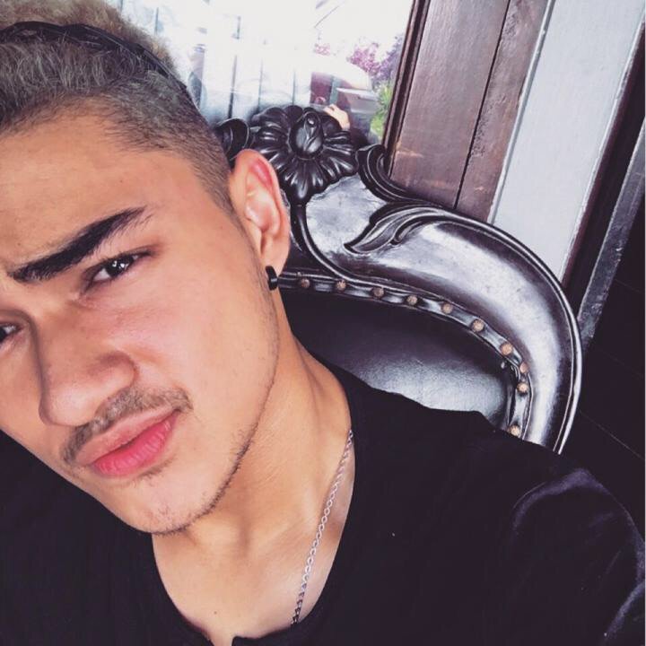 gekayu's tweet photo. Come join me, or you'll be left behind #BIGOLIVE > ngejar goldenlistt.  https://t.co/ZPu3YrCznY https://t.co/6SqO9LFO7K