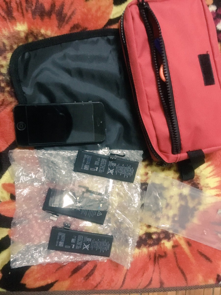 EhhAzrul's tweet photo. Assalamualaikum. Hai, saya membuat servis repair iphone. Tukar lcd, bateri, camera, on/off switch, body dan lain lain. Berminat? Sila DM. 😅👍 https://t.co/HMiwB8CyJW