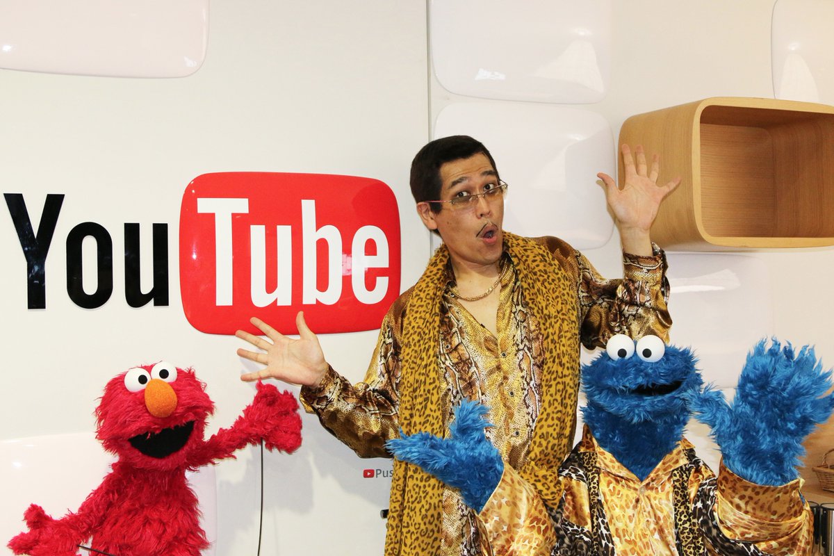 O Xrhsths Youtube Space Tokyo Sto Twitter ピコ太郎 Pikotaro Ppap さんと記念撮影 セサミストリートのエルモ クッキーモンスターが Cbcc のダンスを教わった 動画がこちら T Co Lzktsog4qj Sesamejapan