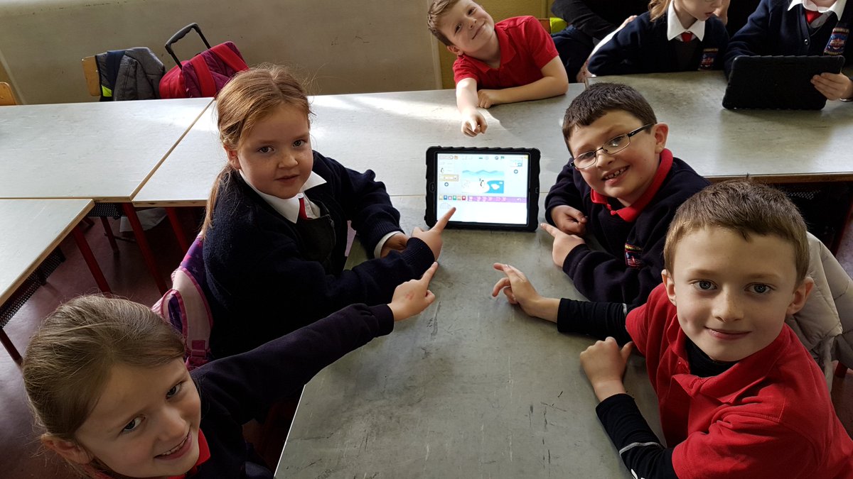 BawnmoreNS's tweet photo. Programming animation using the ScratchJr app! #scienceweek2016 https://t.co/kbvzw6oEqC