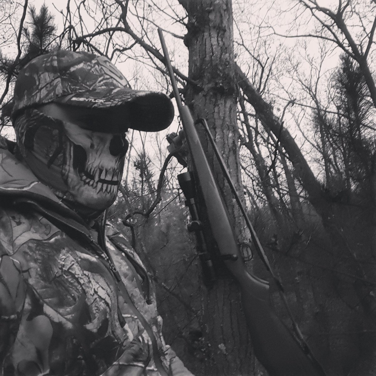 HookNString2022's tweet photo. Hunting the great outdoors doors https://t.co/xLGEvHekPd