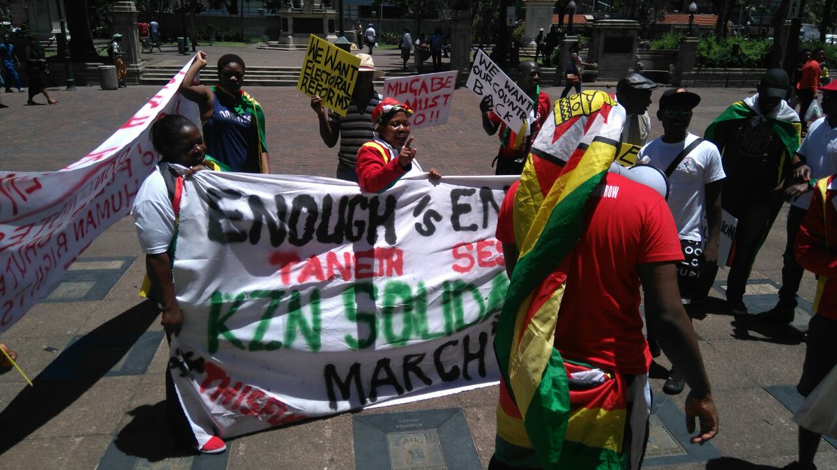 Tajamuka's tweet image. More pix coming in @ZaklinyK #MunhuWeseMuRoad Thanx Durban guys #NoToBondNotes