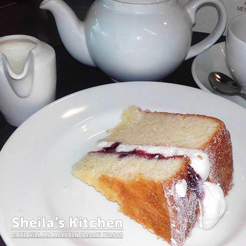 sheilaskitchen's tweet photo. YUMMY VICTORIA SPONGE FOR AFTERNOON BREAK https://t.co/baUOCBHjuR
