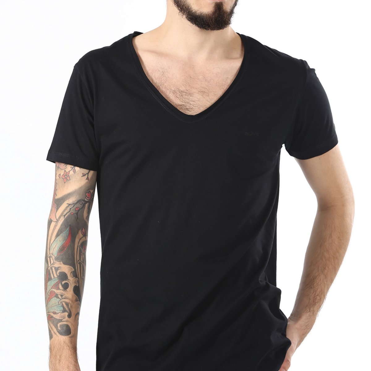 fiumearg's tweet photo. ¿Ya tenés tu básico de viernes?
→ Remera Ulov
Encontrala en nuestros locales &amp; eshop: 
https://t.co/NNhNZvdXGu https://t.co/8cbjqbHuHe