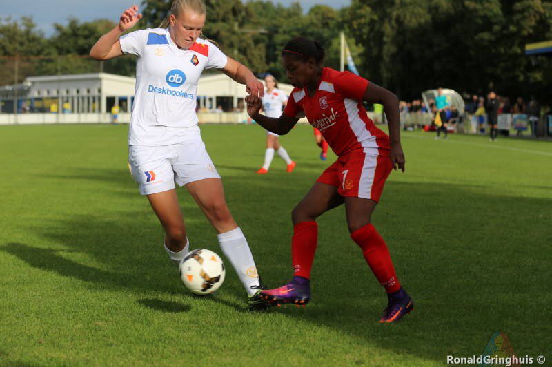 Anna Ursem (Telstars) vs Lineth Beerensteyn (FC Twente)