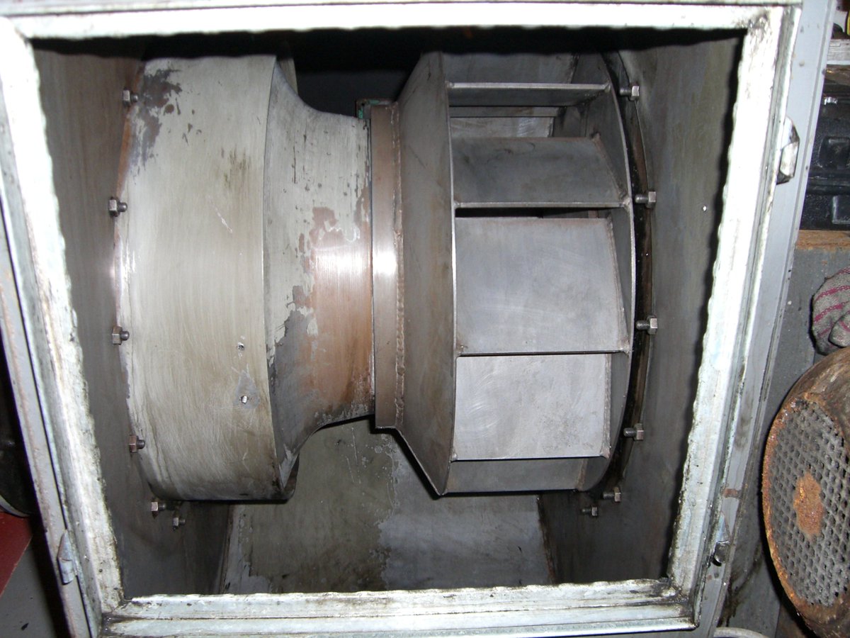 dcsblackpool's tweet image. Large fan cleaned this week by our team @dcsblackpool the fan is now working more efficiently.
  #Blackpool #Hotel #Takeaway #Catering